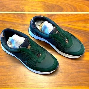 Naturalizer green Faya slip on runners.